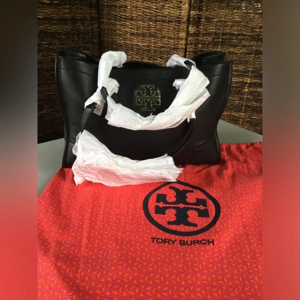 TORY BURCH LARGE LEATHER TOTE WITH MUCH SPACE INNER POCKETS LARGE DUST BAG - Picture 3 of 16